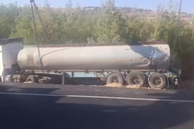 gelin-konvoyuna-carpmamak-icin-manevra-yapan-tanker-yoldan-cikti-23DnaD1A.jpg