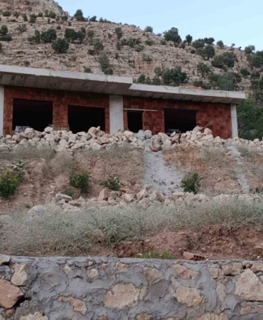 gercuste-iskeleden-dustu-tas-ustasi-agir-yaralandi-GpJNHJt4.jpg