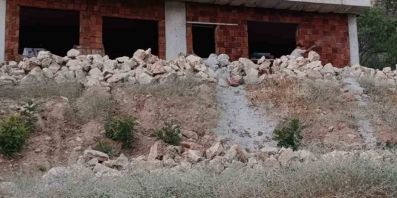 Gercüş’te İskeleden Düştü Taş Ustası Ağır Yaralandı