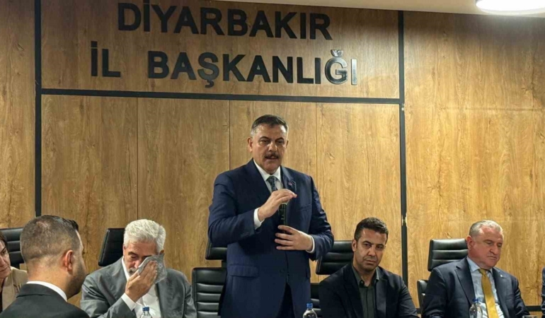 icisleri-bakani-ciftci-ve-genclik-ve-spor-bakani-bakin-amedspor-erzurumspor-maci-ziyareti-OqNeB7OD.jpg
