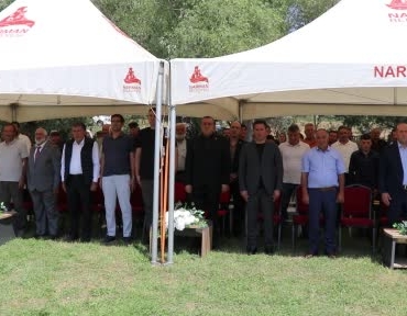 karakucak-meydaninda-4-evlat-ve-bir-anne-yurek-hareketi-W5IBwu7f.jpg