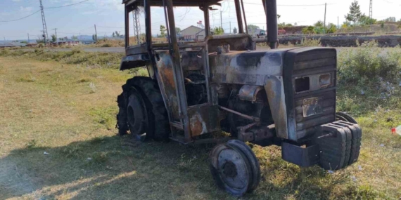 Kars’ta Traktör Yangını: Alevler İçinde Kalan Çiftlik Aracı