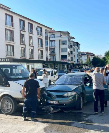 kazadan-kacmaya-calisirken-motosikletle-carpisma-olayi-LrCBP4Tz.jpg