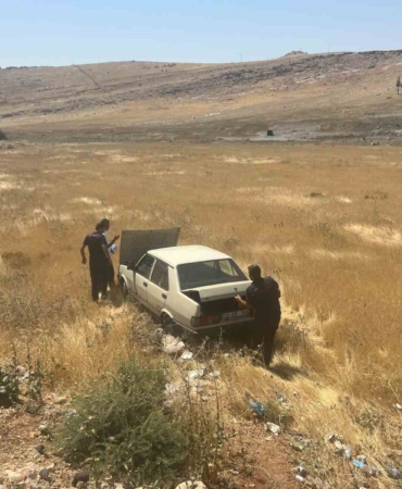 mardinde-yol-kenarina-devrilen-otomobilde-surucu-yaralandi-dmT7Cppn.jpg