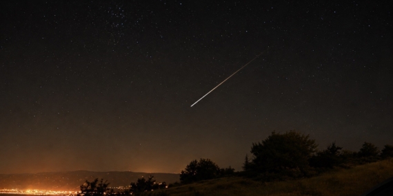 Meteor Yağmuru ile Gökyüzünde Büyüleyici Anlar