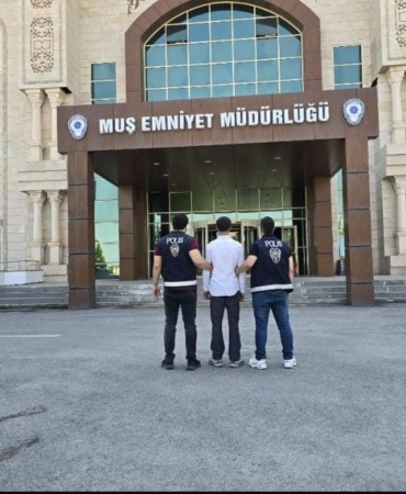 musta-aranan-hukumlu-yakalandi-ve-cezaevine-gonderildi-2h33ER8p.jpg