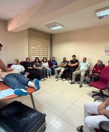 paluda-hastane-personeline-temel-yasam-destegi-cpr-egitimi-verildi-VDPciAxh.jpg