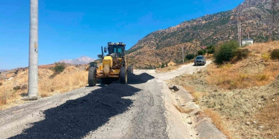 Sason Köy Yollarında Süregelen Asfalt Onarım Çalışmaları