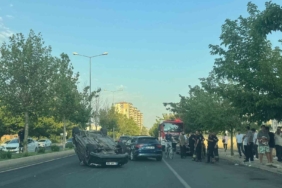 seyir-halindeki-otomobil-takla-atinca-2-yarali-mEisvdKh.jpg