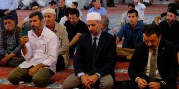 van-ulu-caminde-ezanlarin-guzel-sesi-yankilandi-IlysFnmE.jpg