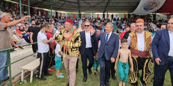 Zengibar Karakucak Güreşleri’nde Başpehlivan Feyzullah Aktürk Zaferi