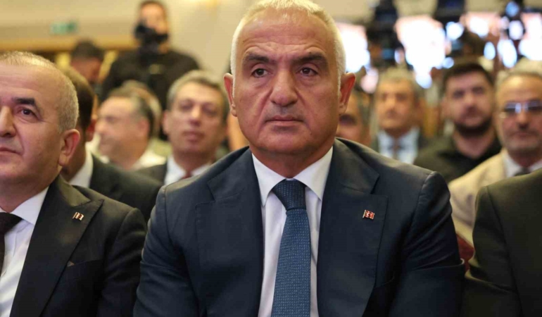 2026nin-ilk-yarisinda-turizm-gelirleri-257-milyar-dolari-asti-d3ub2fru.jpg