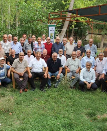 50-yil-gecse-de-surdurdukleri-dostlukla-ilham-veren-hikaye-MZ28YrYp.jpg