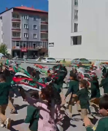 agrida-ucurtma-senligi-gokyuzu-cocuklara-kalsin-etkinligi-XMgwETsK.jpg