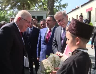 bakan-gulerin-kars-valiligi-ve-belediyesini-ziyareti-fMyKhu3r.jpg