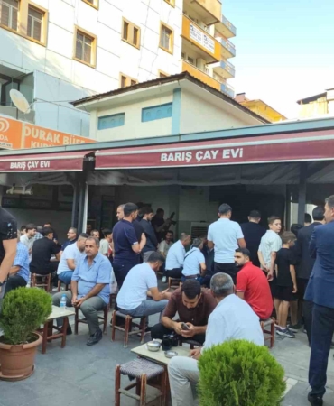 bakan-tekin-batmanda-cayevinde-vatandaslarla-bulustu-ZEIl7TA7.jpg