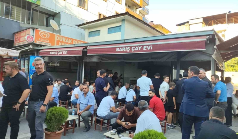 bakan-tekin-batmanda-cayevinde-vatandaslarla-bulustu-ZEIl7TA7.jpg
