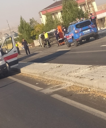 batmanda-otomobil-takla-atti-ve-4-yarali-bildirildi-TfJhNhaW.jpg