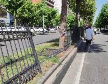 batmanda-trafik-kazasi-ve-yaralanan-bir-vatandas-F38xYk31.jpg