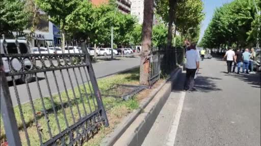 batmanda-trafik-kazasi-ve-yaralanan-bir-vatandas-F38xYk31.jpg