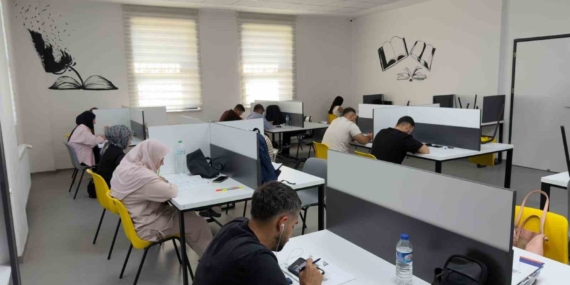 Battalgazi Belediyesi’nden Sınava Hazırlanan Öğrencilere Kütüphane Yardımı Destekleri