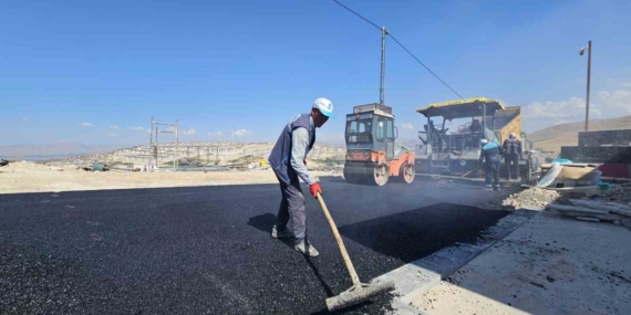 Battalgazi’de Kırsal ve Merkez Mahallelerde Asfalt Çalışmaları Hız Kesmeden Devam Ediyor