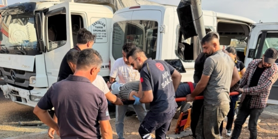 Buğday Yüklü Kamyon ve Minibüs Çarpışması: 6 Yaralı