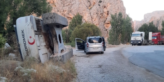 Darende’de İş Makinesi Kaza Sonucu Devrildi