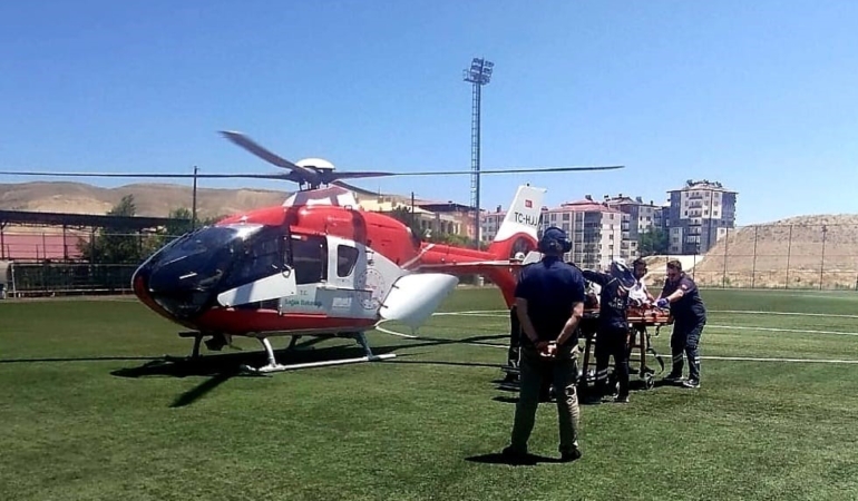 darendede-kalp-krizi-teshisiyle-hava-ambulansi-ile-sevk-edildi-ecDyxVi4.jpg