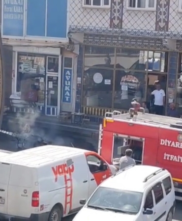 diyarbakirda-hareket-halindeki-motosikletin-alevler-icinde-kalisi-DRirMu5q.jpg