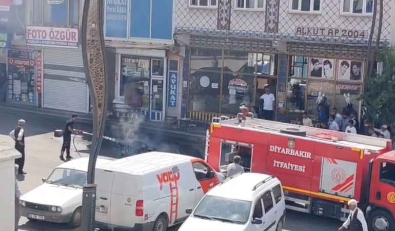 diyarbakirda-hareket-halindeki-motosikletin-alevler-icinde-kalisi-DRirMu5q.jpg