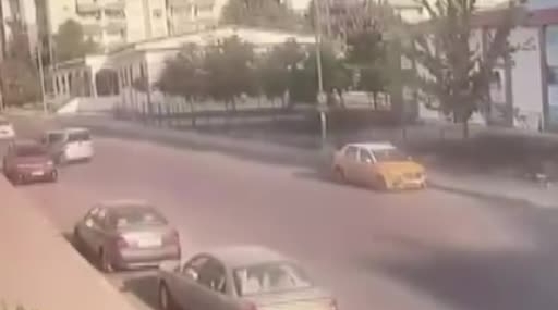 Diyarbakır’da Trafik Kazası Güvenlik Kameralarına Yansıdı