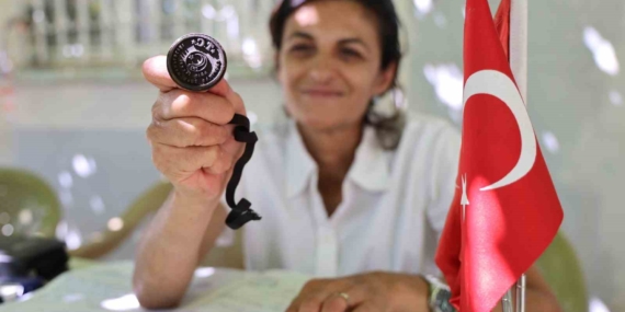 Elazığ Ağın’da 23 Yıldır Görevde Olan Kadın Muhtar