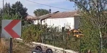 elazigda-arac-sarampole-devrildi-2-yarali-bsNkGqQ8.jpg