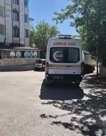 elazigda-aracin-carptigi-yasli-adam-hayatini-kaybetti-5R2Quhnx.jpg