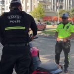 Malatya'da İki Hafif Ticari Araç Çarpıştı: Üç Yaralı! thumbnail