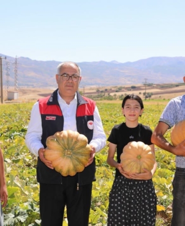 elazigda-kabak-hasadi-basladi-4000-tonun-uzerinde-rekolte-hedefleniyor-ThUb9zXE.jpg