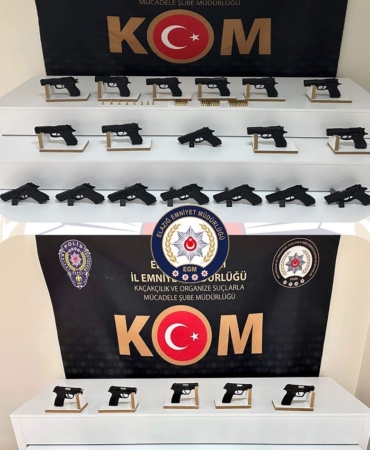 elazigda-ruhsatsiz-silah-operasyonu-ve-tutuklamalar-6t2HZcvb.jpg