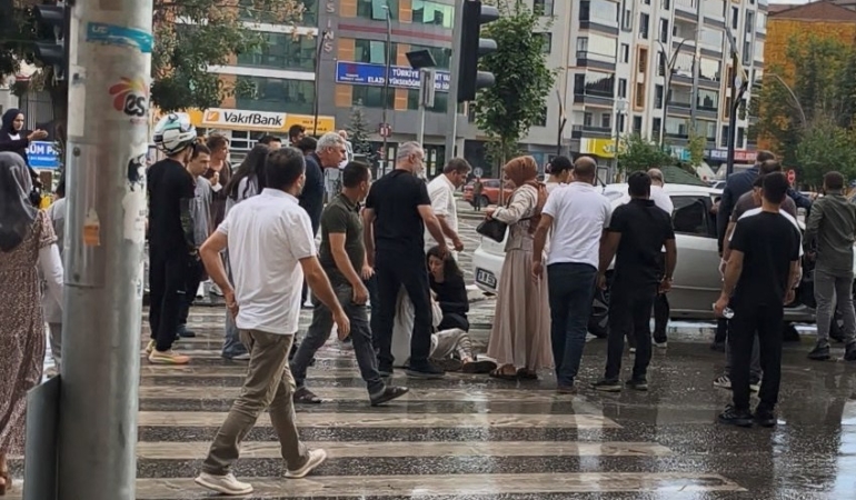 elazigda-yayaya-carpan-surucu-olay-yerinden-kacti-qOY4azPV.jpg