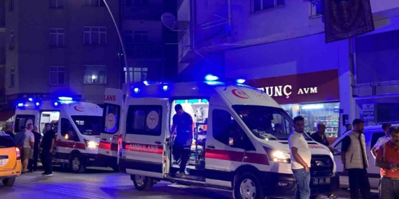 Elazığ’da Zincirleme Trafik Kazası: İki Yaralı