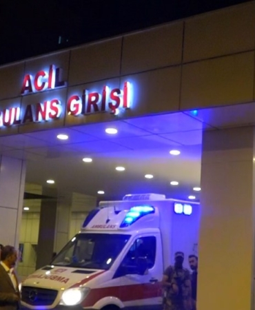 erciste-takla-atan-otomobilin-surucusu-agir-yaralandi-aPwbeqYF.jpg
