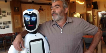 erzurumlularin-robot-sukufe-sevgisi-agzi-olsa-cag-kebabi-yiyecek-NpCQGSxL.jpg