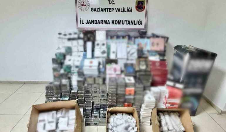 gaziantepte-4-milyon-tl-degerinde-kacak-elektronik-esya-operasyonu-ve-gozaltilar-83DHkbPK.jpg