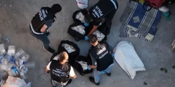 Gaziantep’te 8 Valiz Dolusu 572 Bin Uyuşturucu Hap Yakalandı: 3 Gözaltı
