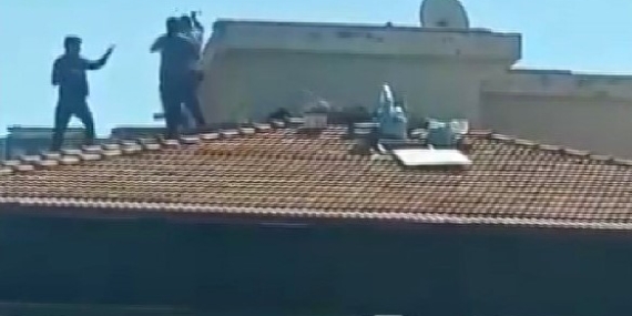 Gaziantep’te Çatı Katında Çıkan Kavga Gözleri Kamaştırdı