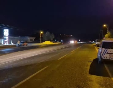gaziantepte-kamyonet-ile-traktor-carpismasi-ve-3-yarali-cVMI1r1R.jpg