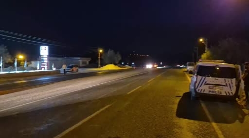 Gaziantep’te Kamyonet ile Traktör Çarpışması ve 3 Yaralı