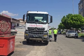 gaziantepte-otomobil-ve-beton-mikseri-carpismasi-4-yarali-a1MNbGmk.jpg