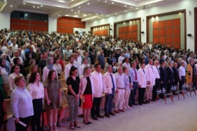 inonu-universitesi-tip-fakultesinde-beyaz-onluk-giyme-heyecani-qdVLReFU.jpg
