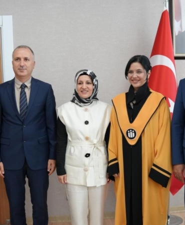 inonu-universitesinde-akademisyenlere-cubbe-giydirilmesi-toreni-XiTNrsa4.jpg